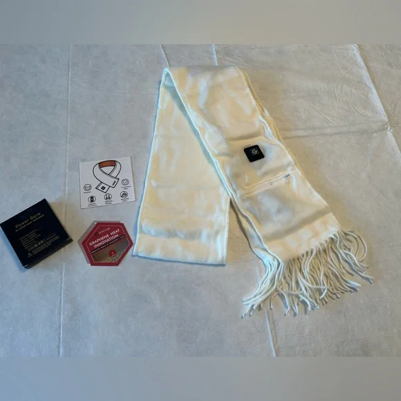 White Heated Scarf - Picture 2 of 9